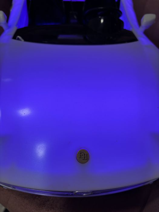 Samochod Rainbow High