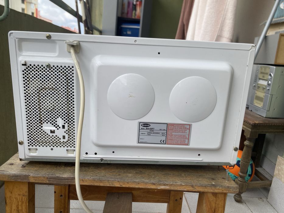 Microondas Becken Usado 1000W