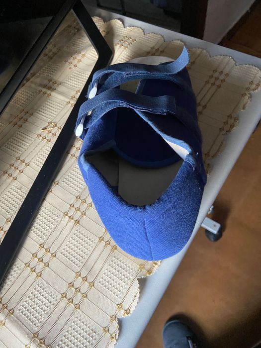 Vendo  săpato  ortopedico  baruco