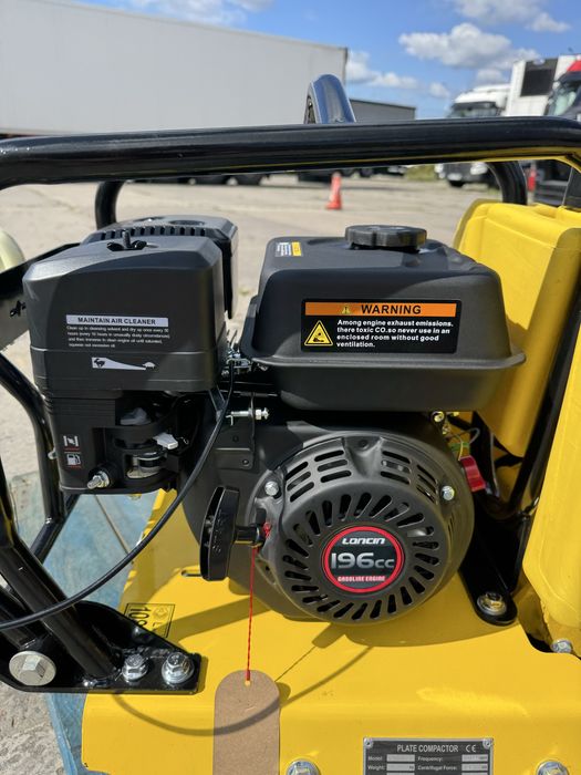 Віброплита двигун Loncin, 80кг. Модель Universal U-084