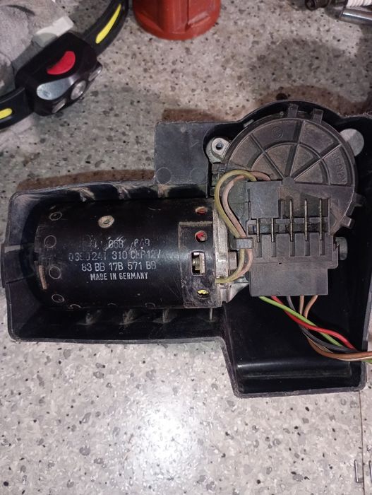 Продам моторчік дворніков форд