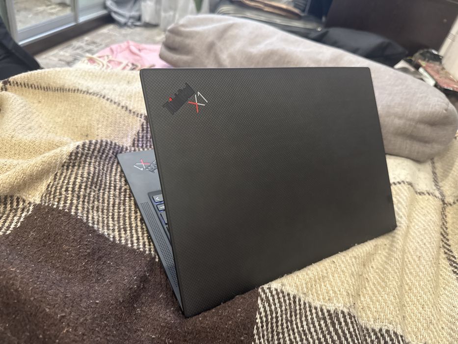 Продам ThinkPad X1 carbon G11