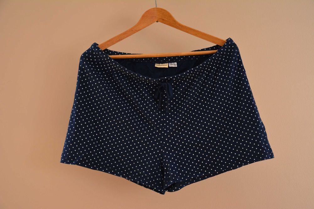 Shorty piżamowe w kropki