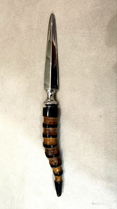 Декоративний ніж для паперу