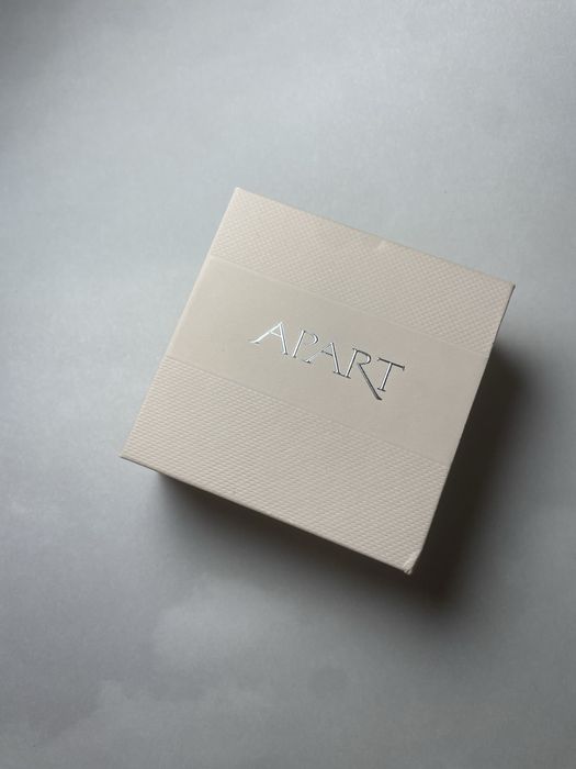 Złote kolczyki Apart