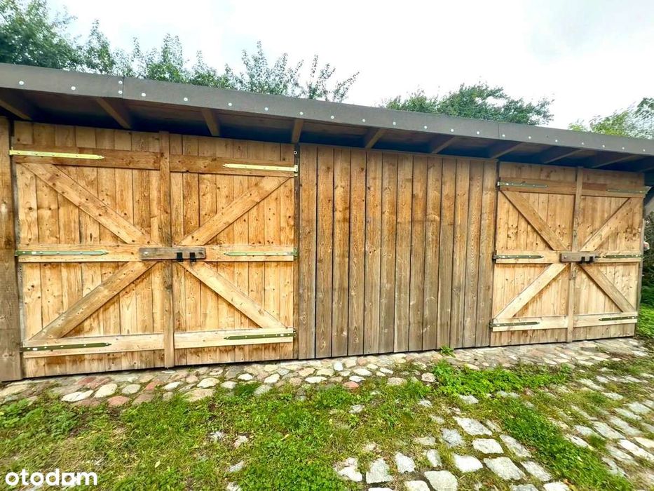 Dom ze stawem, fotowoltaiką i szybkim dojazdem do Gdańska