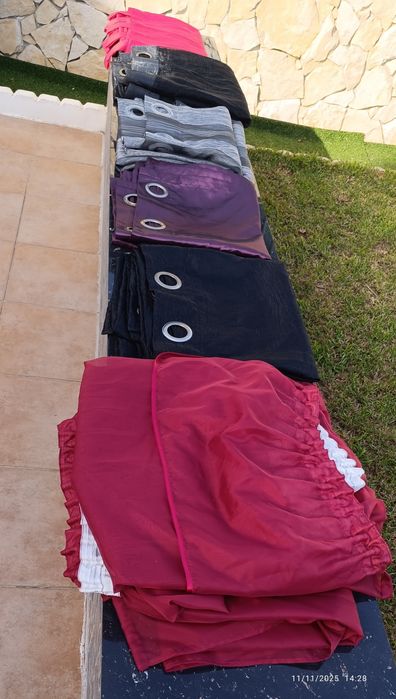 Cortinados de boa qualidade roxas