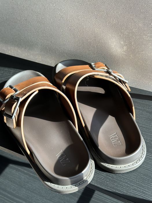 Чоловічі шльопанці Zara