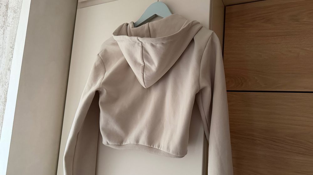 Костюм           .