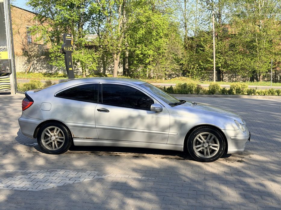 Mercedes-Benz C200