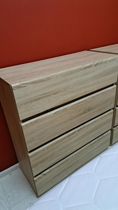 Black Red White  80x90x35