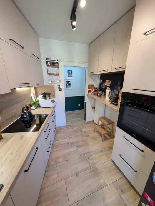 Słoneczne, ekonomiczne mieszkanie z dużym balkonem w centrum - 49,70 m² - Widok 4