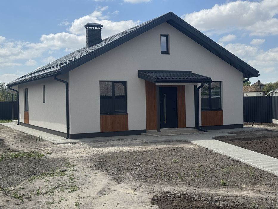Продам  сучасний будинок біля озера 110 м2  на 9 сотках, Требухів , 17 кВт Бровари 7 хв