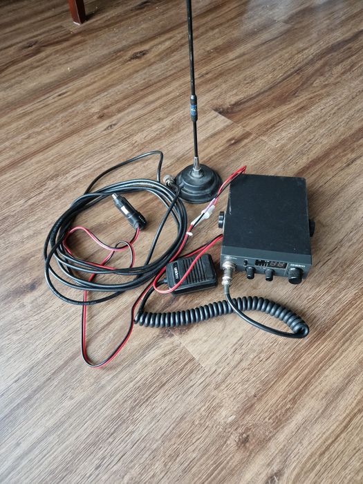 Radio CB z anteną Uniden Pro 510xl