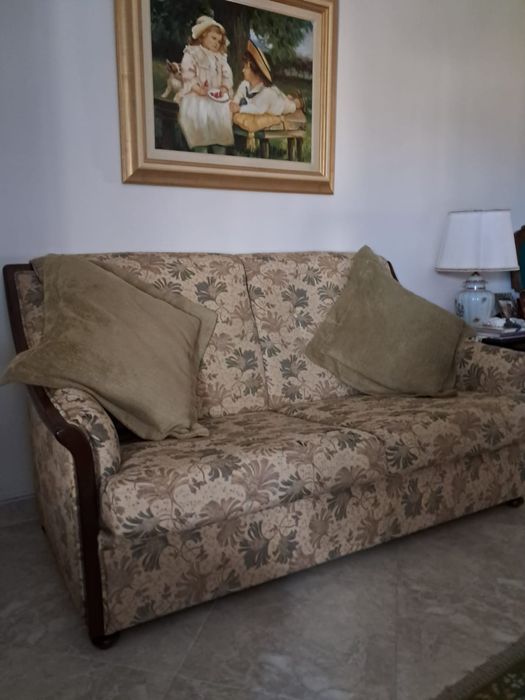 Sofá cama e 2 maples