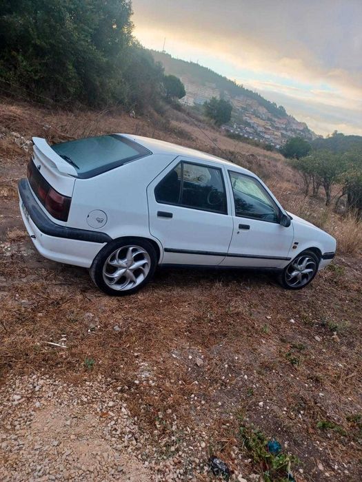 Vendo 4 rodas com 2 pneus bons