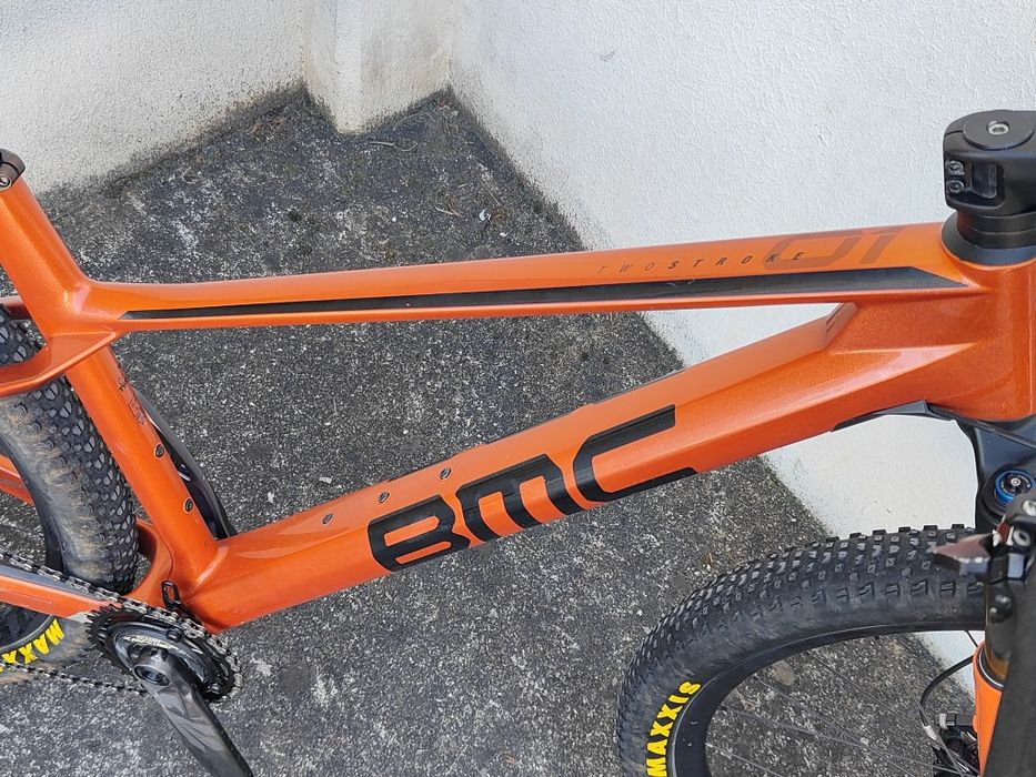1999€
BMC Twostroke 01
Suspensão Fox kashima 
Transmissão 1x12 SRAM 
P