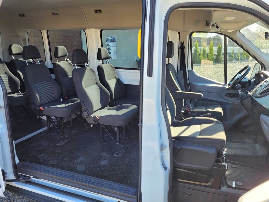 Wypożyczalnia busów 9-osobowych