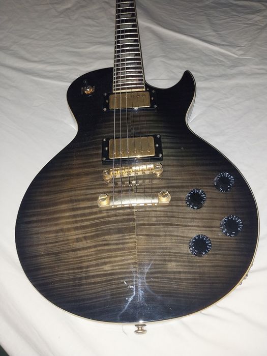 Custom 77 London's Burning deluxe 3 (DL3) (formato Gibson les paul)