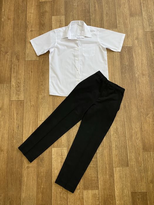 Костюм святковий  чорні  штани , біла сорочка 9/10 років