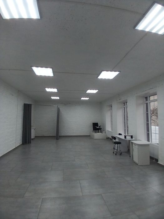 Здам в довгострокову оренду приміщення по пр.Відродження.