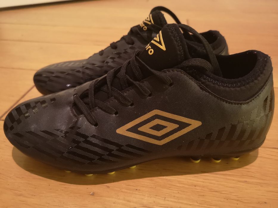 Korki UMBRO  lanki  rozm. 37.5  /22cm