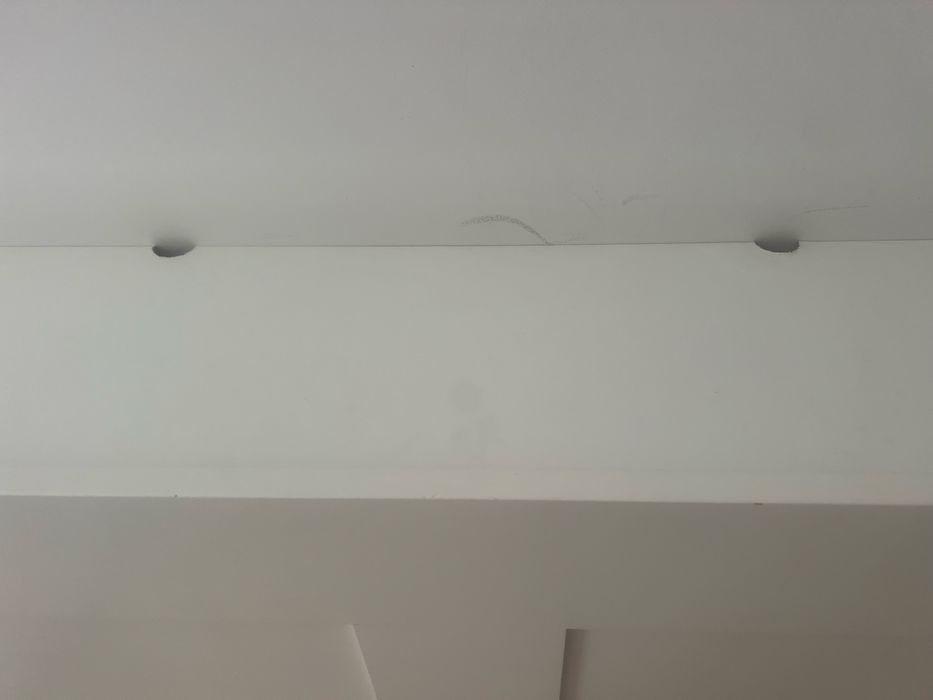 Cabeceira de cama branca