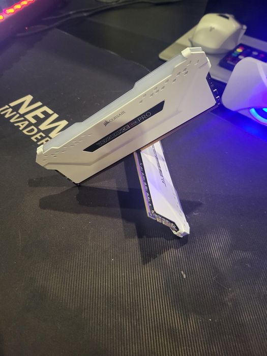 corsair vengeance rgb pro - купить компьютеры и комплектующие
