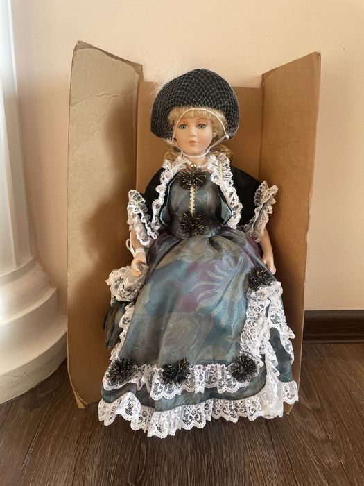 Victorian Dolls - Rebecca Bambola