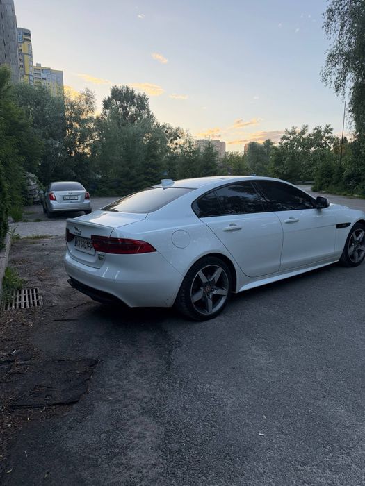 Jaguar XE 2018 R-Sport