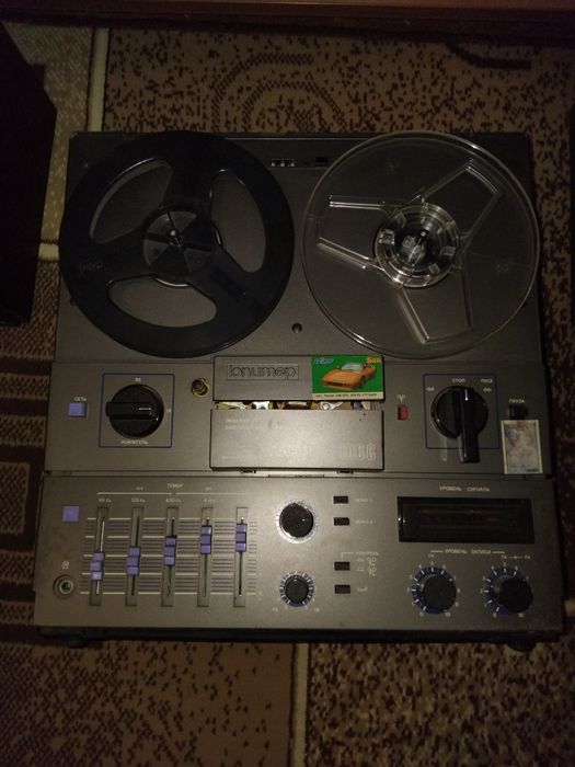 Продам комплект - магнитофон Юпитер МК-106 С с колонками Radiotehnika