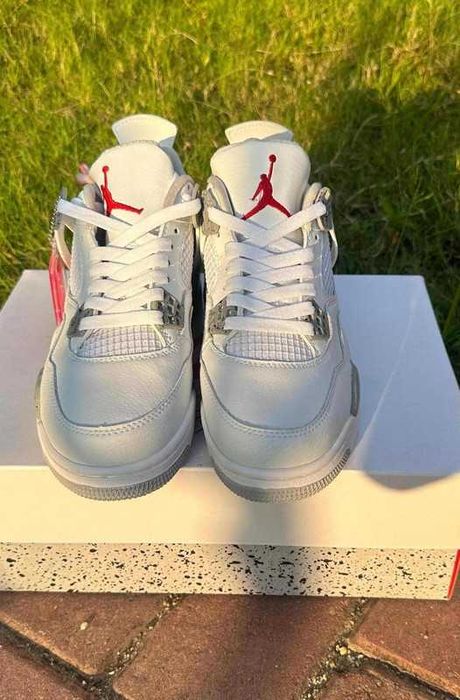 Jordan_4_Retro_White_Oreo R.38.5