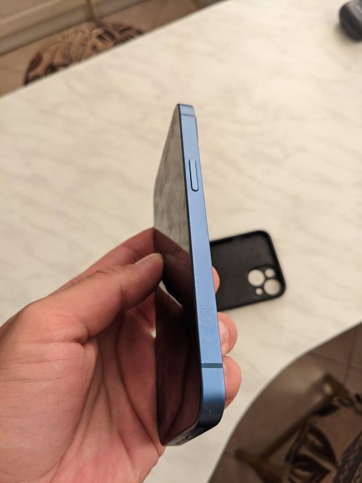Apple iPhone 13 128GB  ідеальний стан