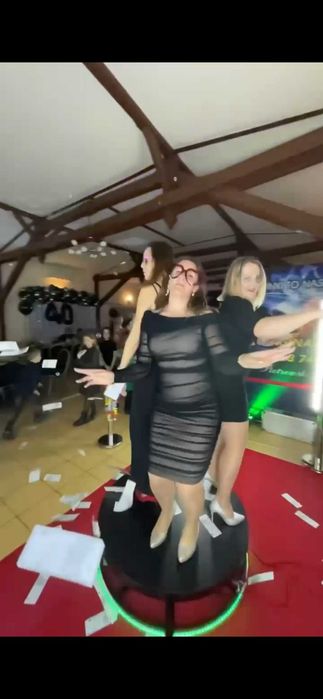 Fotobudka 360 HIT 2026 ciezki dym napis LOVE fontanny iskier dekoracja