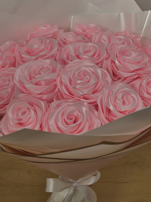 Букет з атласних стрічок — ідеальний подарунок, який не в’яне!