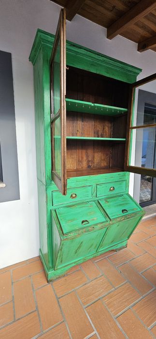 Grande louceiro mercearia tulhas antigo rústico