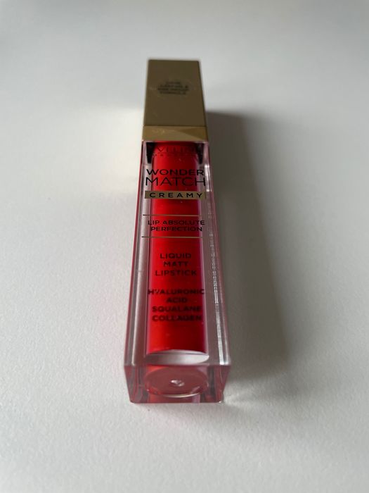 Eveline Wonder match - matowa pomadka w płynie 06 classic red NOWA :)