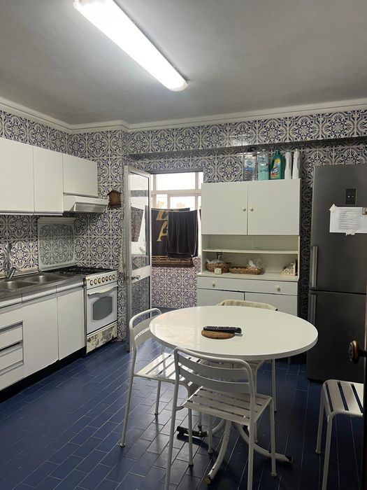 Alugo Quarto en:  São Martinho 47A, em ambiente limpo, e tranquilo para pessoa com trabalho estável, ou estudante universitário.