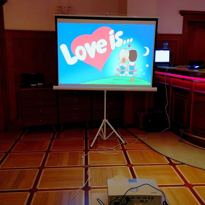 Аренда телевизор 65 дюймов проектор Прокат Экран для проектора.