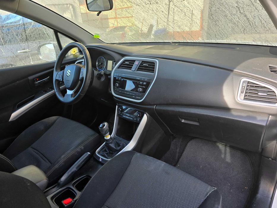 Suzuki SX4 cross  1.6d  Posiadam inne auta  z  włoch całe i uszkodzone