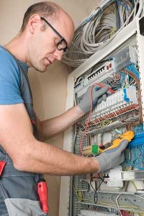 Poprawki po elektryku | Stara instalacja? Sprawdzę i naprawię Toruń