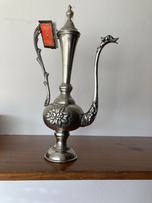 Peça de estanho para decoraçao