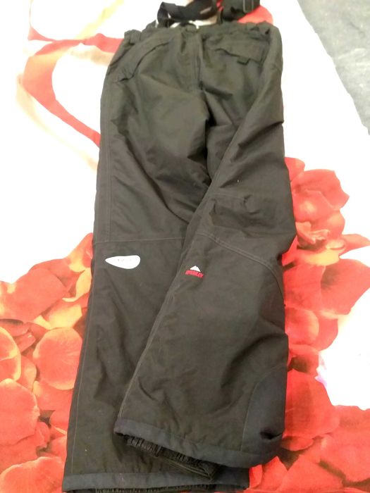 Продам фирменный комбинезон фирмы McKinley