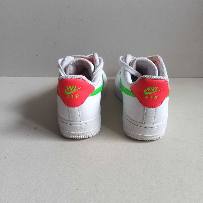 Damskie buty Nike WMNS Air Force 1 07 roz.37,5 SUPER STAN