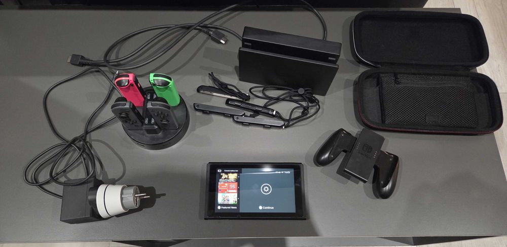 Nintendo Switch HAC-001/4Pady/Stacja do Padów/micro SD