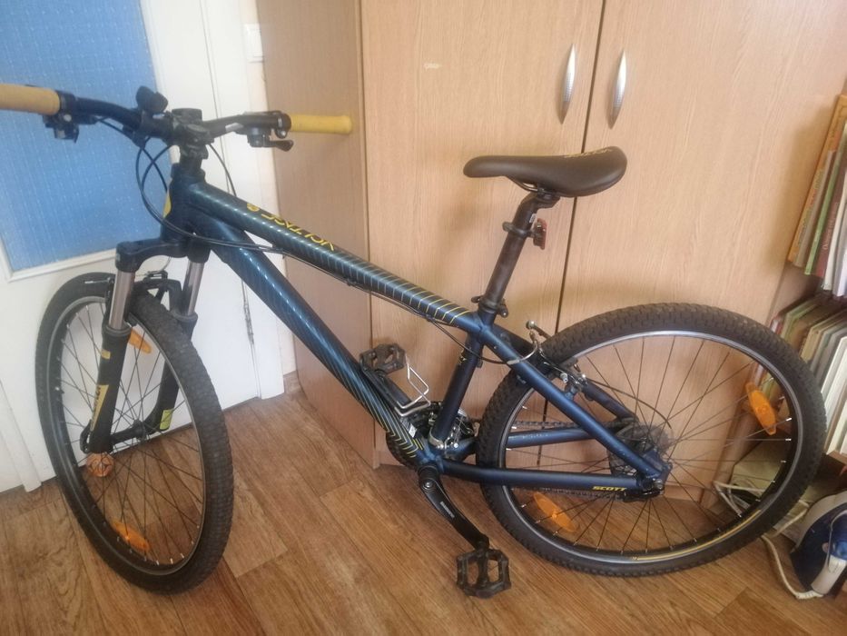 Велосипед Scott Voltage JR 26 + шлем