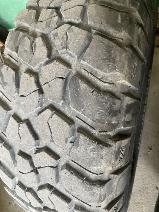 Pneus BF Goodrich MUD TERRAIN 285 75 R16