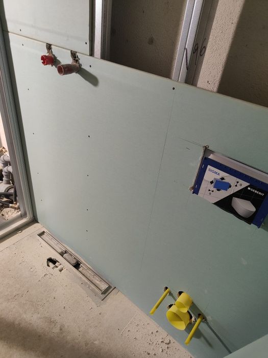 Remonty mieszkań. stolarka okienna PCV oraz aluminium
