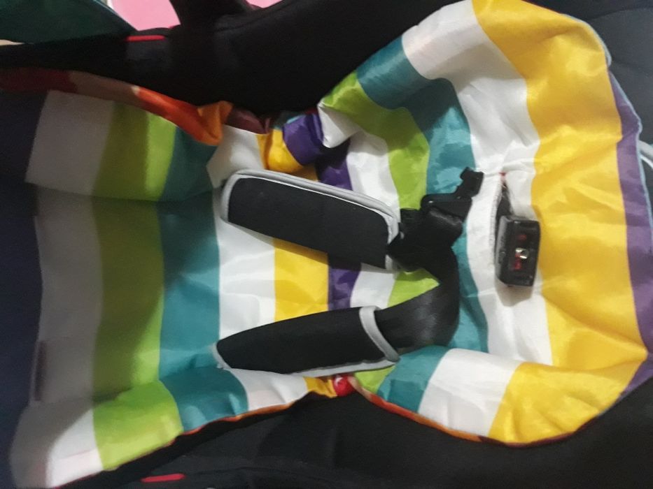 Colchonete ou almofada para bebê.