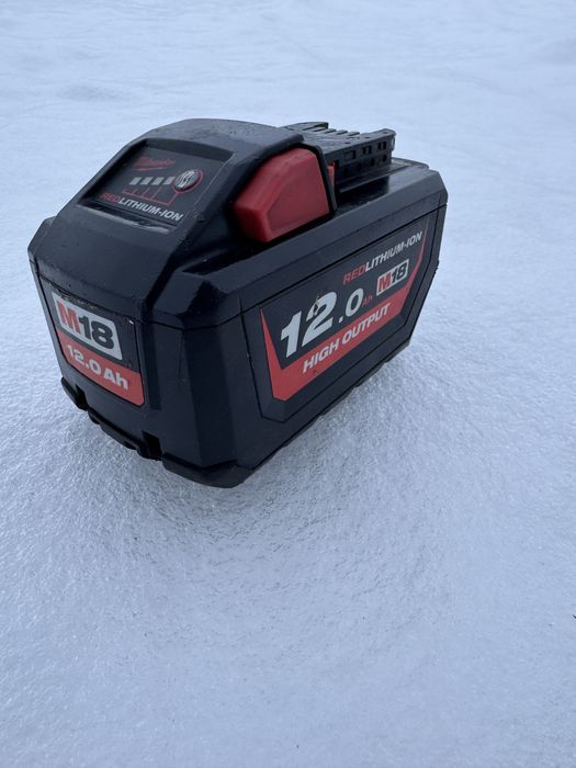 Акумулятор Milwaukee 18 В,  12 Ah